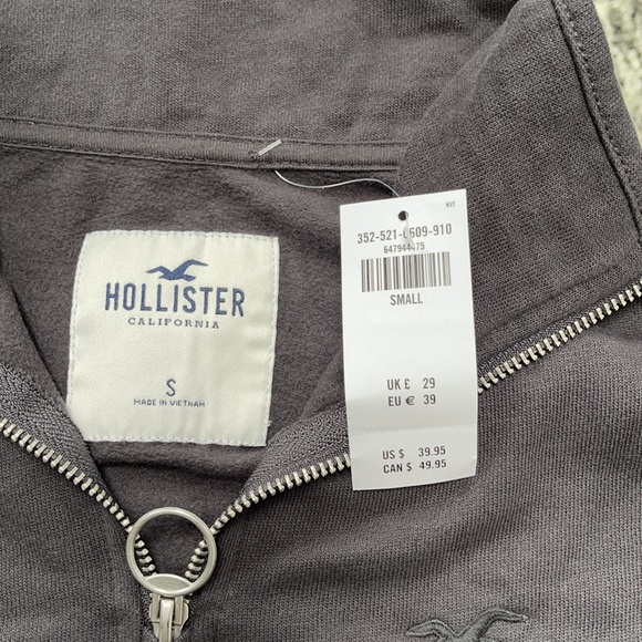 Bundle 2 Items for $20😃 Hollister Crop Sweatshirt - Picture 4 of 10